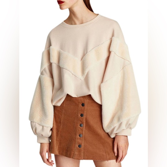Zara Blush Faux Fur Oversized Sweatshirt Balloon Sleeves Size Large - Picture 1 of 5